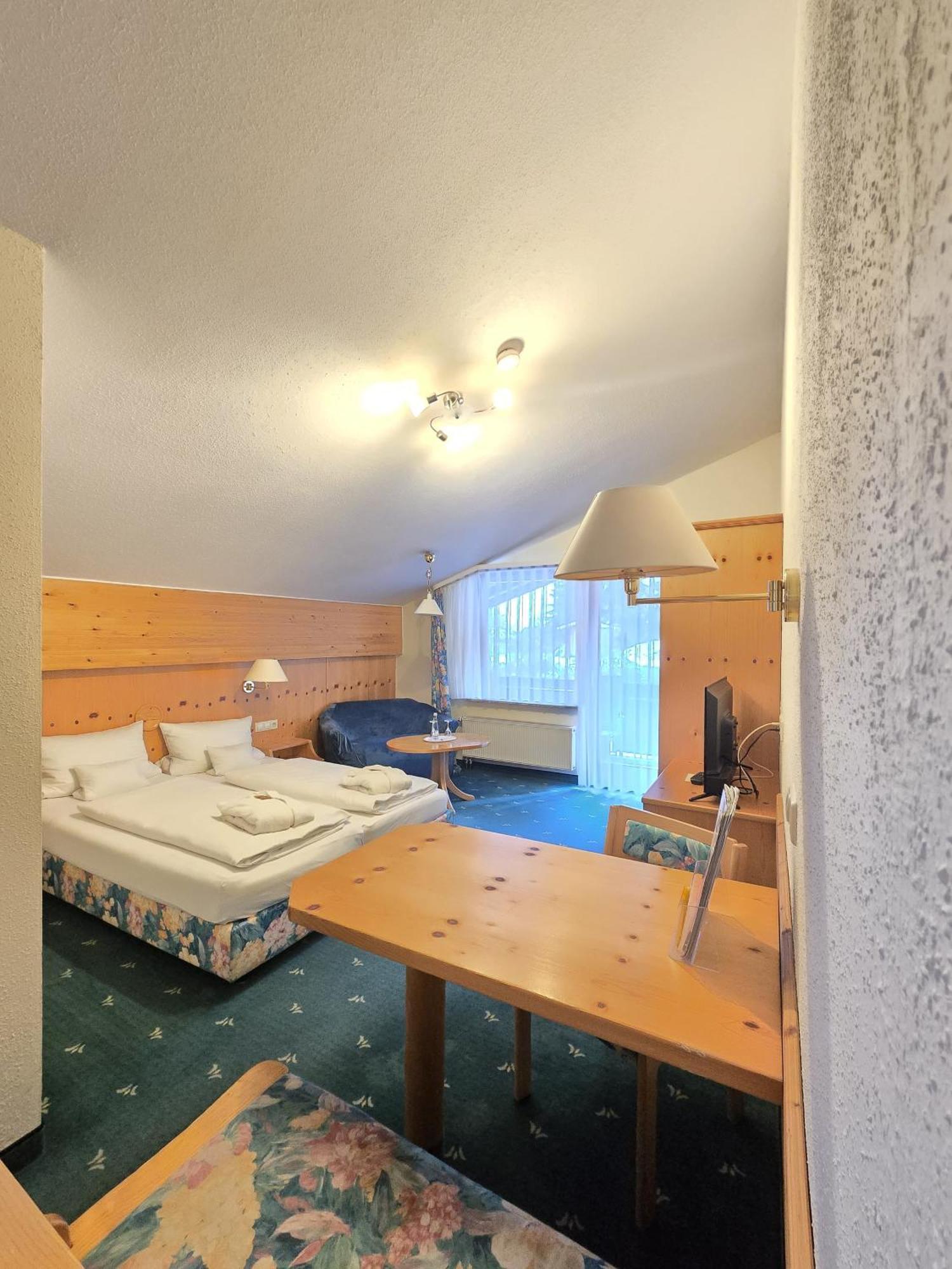 Holzschuhs Schwarzwaldhotel Байерсброн Екстериор снимка