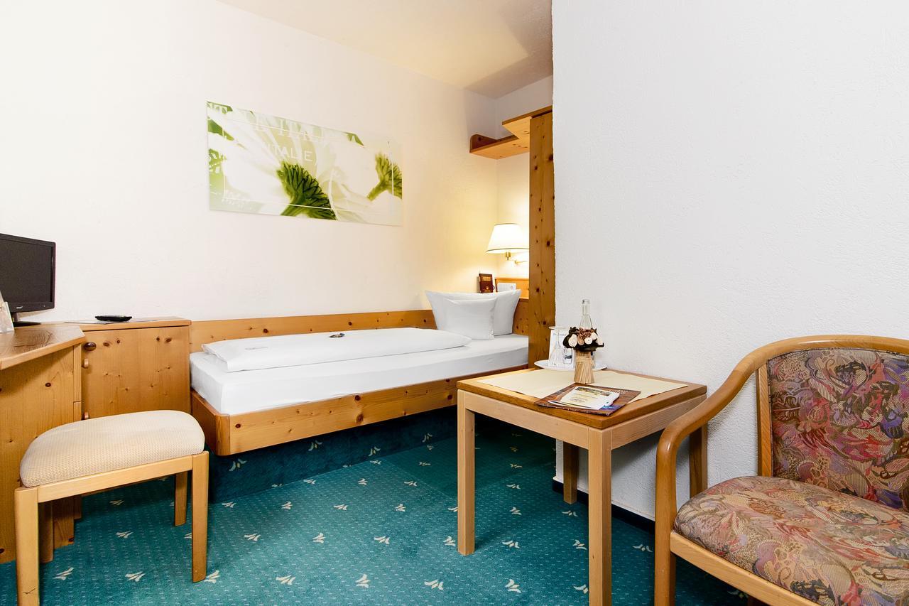 Holzschuhs Schwarzwaldhotel Байерсброн Екстериор снимка